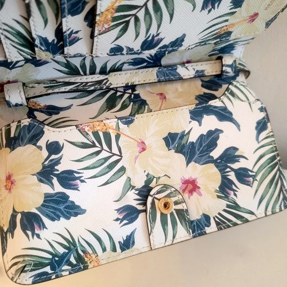 Henri Bendel Floral Crossbody - Picture 8 of 11